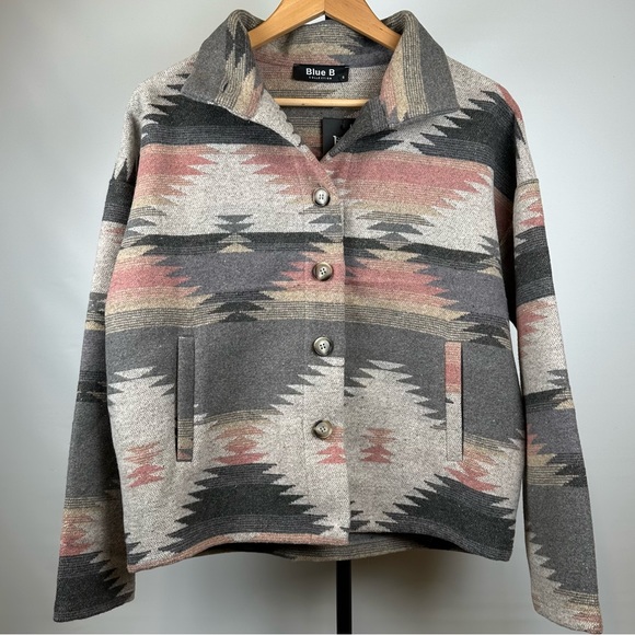 NWT Blue B Southwestern Aztec Print Shacket Relaxed Fit Button Up Cozy Sz Small - Picture 2 of 11